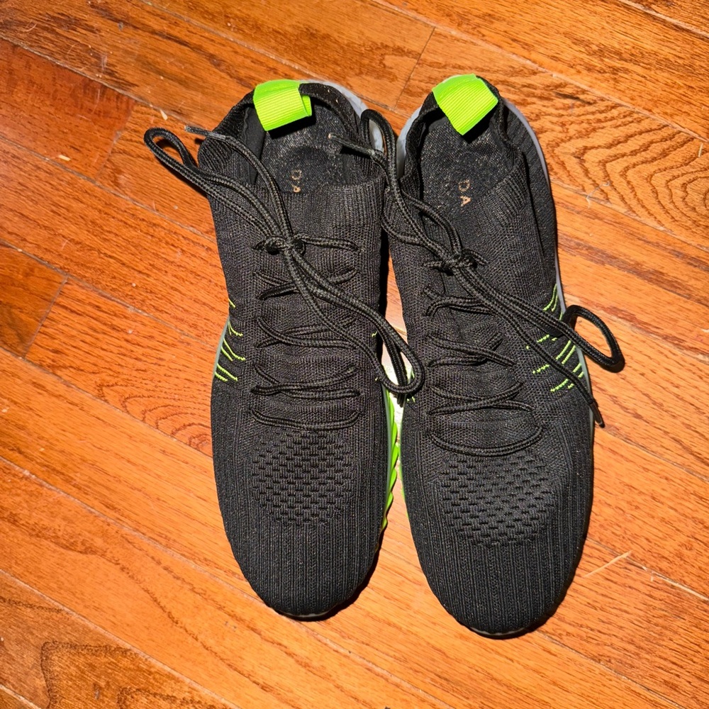 Danskin Black and Green Women's Athletic Shoes